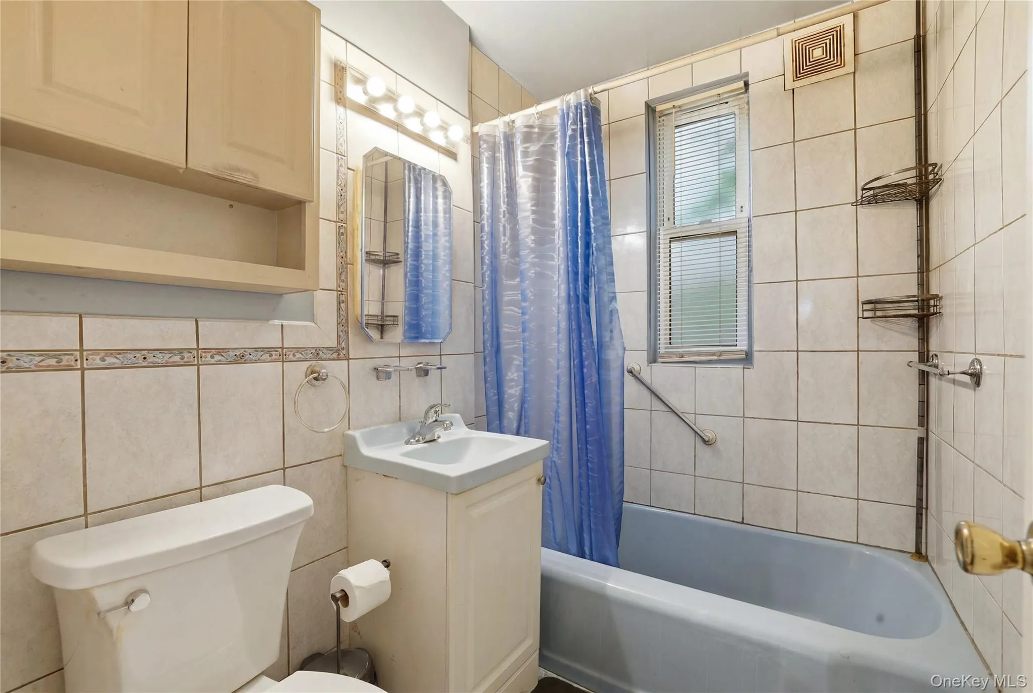 79-43 214th Street, New York, NY, 3 Bedrooms Bedrooms, 7 Rooms Rooms,1 BathroomBathrooms,Residential,For Rent,214th,0,986462 79-43 214th Street, New York, NY, 3 Bedrooms Bedrooms, 7 Rooms Rooms,1 BathroomBathrooms,Residential,For Rent,214th,0,986462