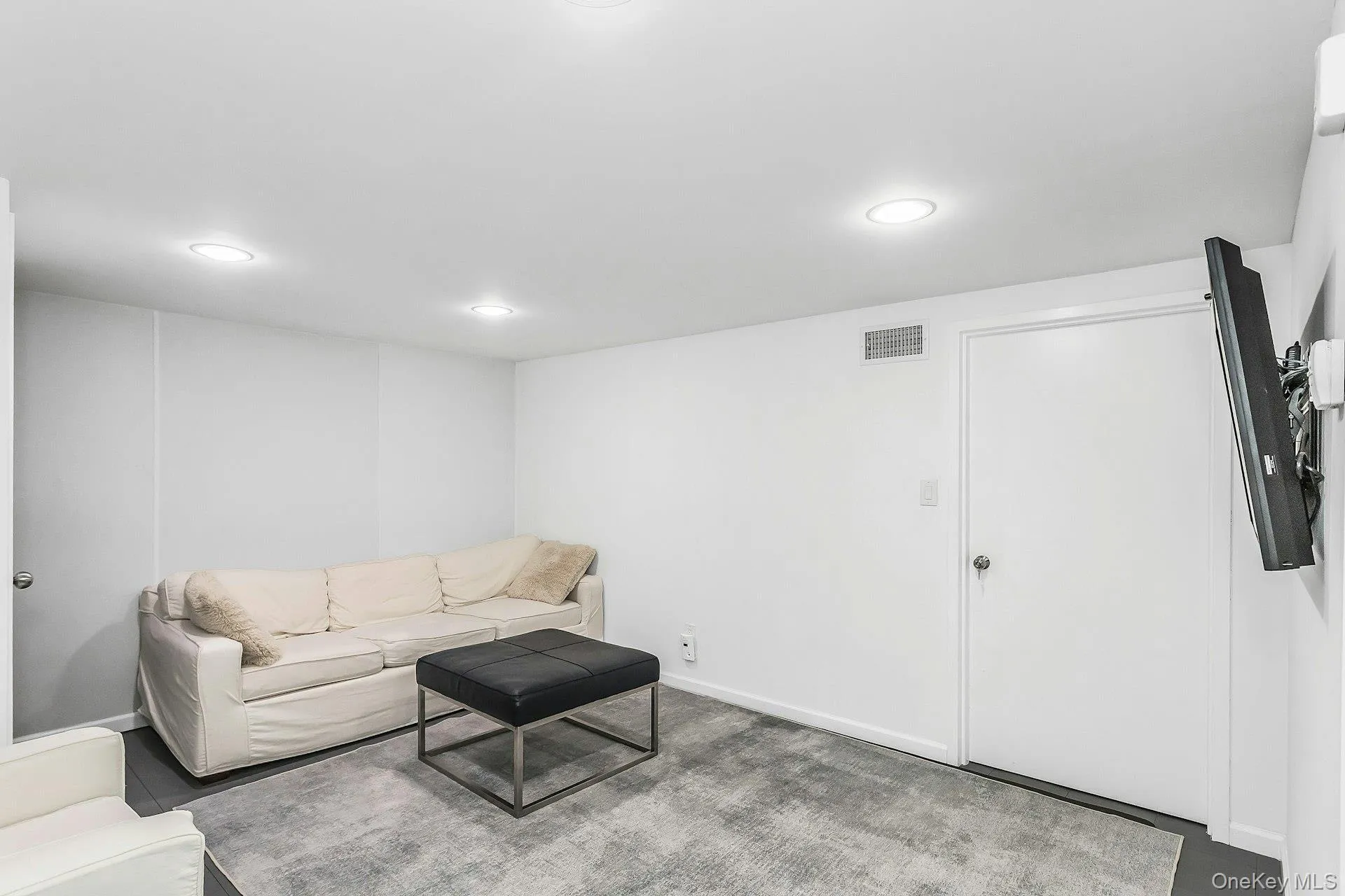 21 The Birches, North Hempstead, NY, 5 Bedrooms Bedrooms, 10 Rooms Rooms,3 BathroomsBathrooms,Residential,For Rent,The Birches,0,986506 21 The Birches, North Hempstead, NY, 5 Bedrooms Bedrooms, 10 Rooms Rooms,3 BathroomsBathrooms,Residential,For Rent,The Birches,0,986506