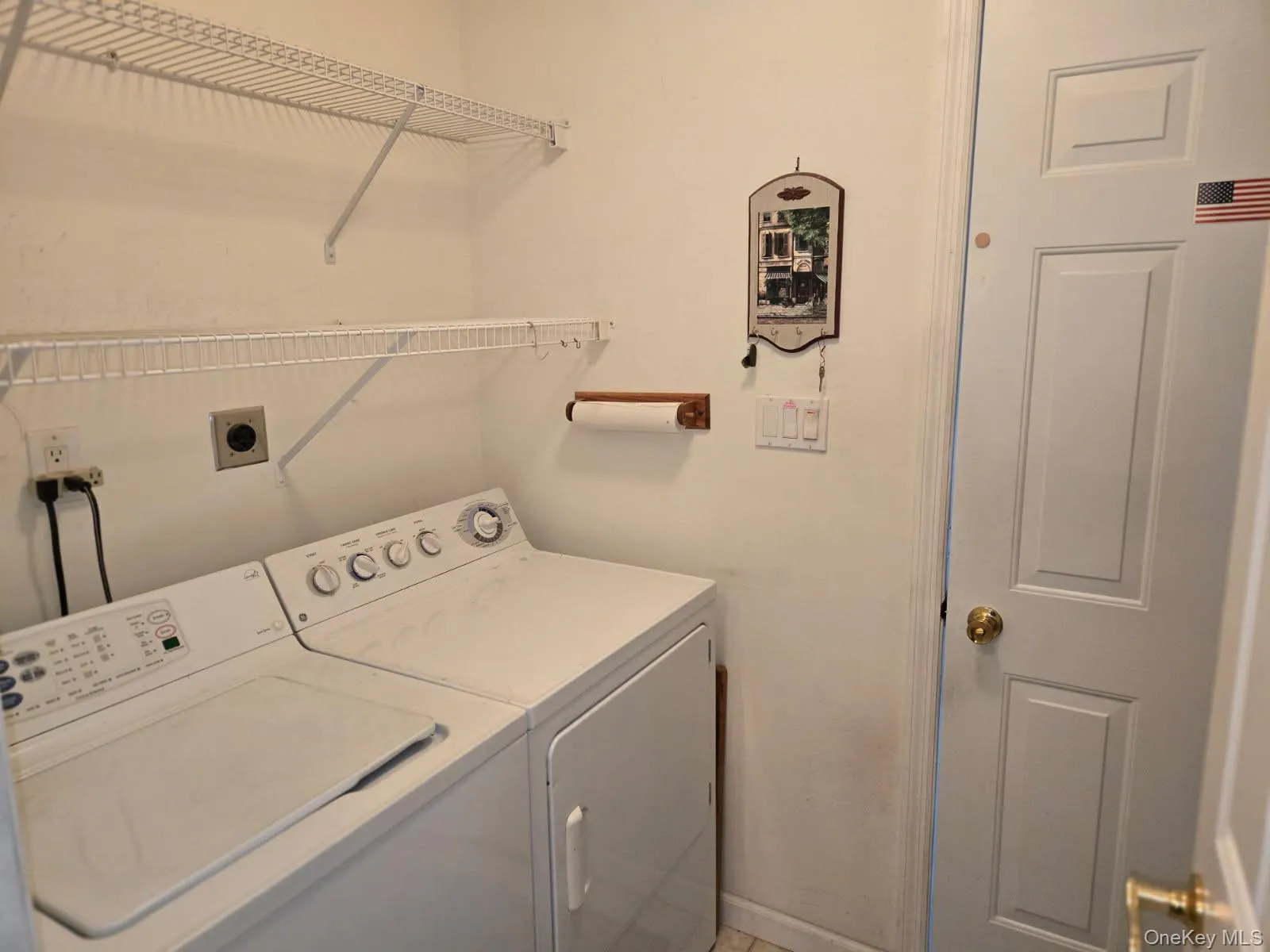 1407 Middle Road, Riverhead, NY, 3 Bedrooms Bedrooms, 6 Rooms Rooms,2 BathroomsBathrooms,Residential Sale,For Rent,Middle,0,986510 1407 Middle Road, Riverhead, NY, 3 Bedrooms Bedrooms, 6 Rooms Rooms,2 BathroomsBathrooms,Residential Sale,For Rent,Middle,0,986510