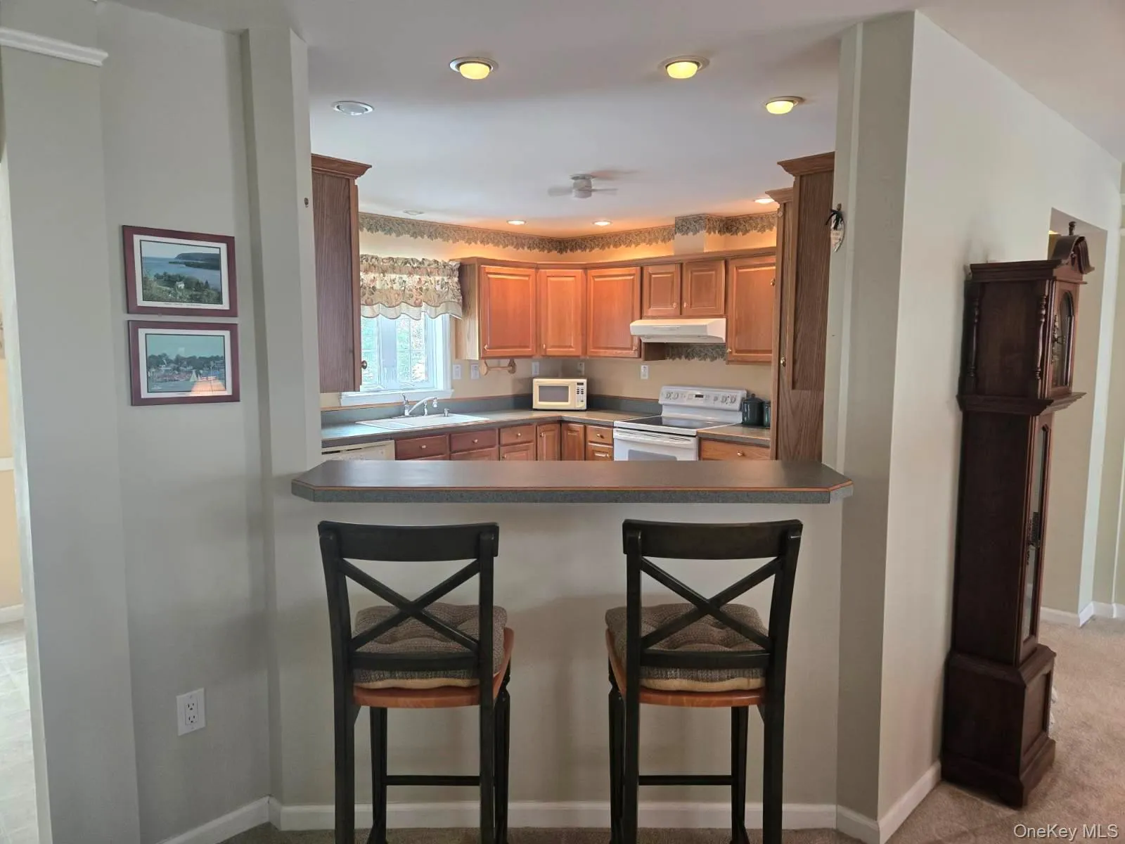 1407 Middle Road, Riverhead, NY, 3 Bedrooms Bedrooms, 6 Rooms Rooms,2 BathroomsBathrooms,Residential Sale,For Rent,Middle,0,986510 1407 Middle Road, Riverhead, NY, 3 Bedrooms Bedrooms, 6 Rooms Rooms,2 BathroomsBathrooms,Residential Sale,For Rent,Middle,0,986510