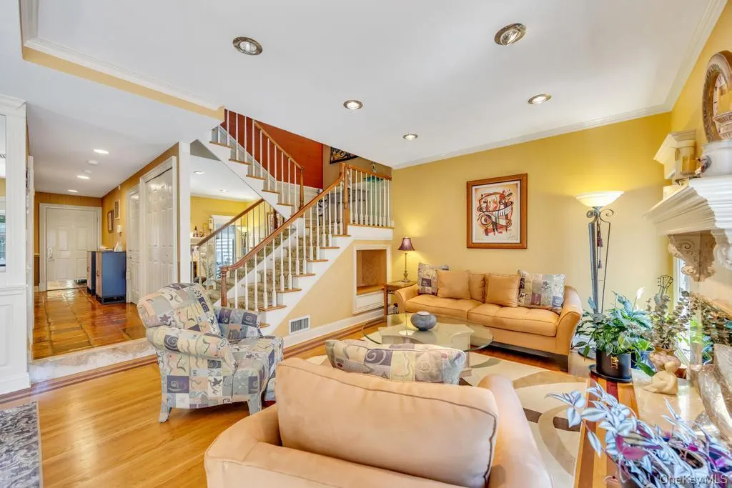 12 Kristin Lane, Smithtown, NY, 2 Bedrooms Bedrooms, 6 Rooms Rooms,2 BathroomsBathrooms,Residential,For Rent,Kristin,0,986515 12 Kristin Lane, Smithtown, NY, 2 Bedrooms Bedrooms, 6 Rooms Rooms,2 BathroomsBathrooms,Residential,For Rent,Kristin,0,986515