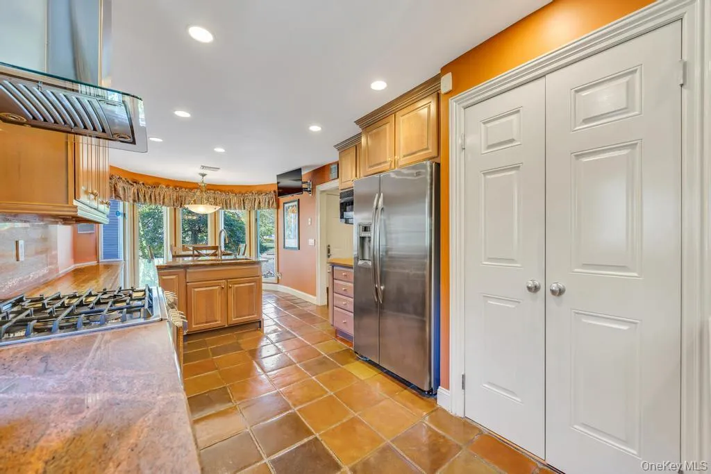 12 Kristin Lane, Smithtown, NY, 2 Bedrooms Bedrooms, 6 Rooms Rooms,2 BathroomsBathrooms,Residential,For Rent,Kristin,0,986515 12 Kristin Lane, Smithtown, NY, 2 Bedrooms Bedrooms, 6 Rooms Rooms,2 BathroomsBathrooms,Residential,For Rent,Kristin,0,986515