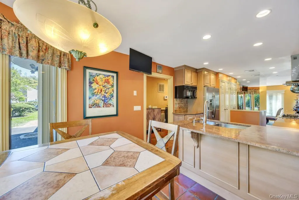 12 Kristin Lane, Smithtown, NY, 2 Bedrooms Bedrooms, 6 Rooms Rooms,2 BathroomsBathrooms,Residential,For Rent,Kristin,0,986515 12 Kristin Lane, Smithtown, NY, 2 Bedrooms Bedrooms, 6 Rooms Rooms,2 BathroomsBathrooms,Residential,For Rent,Kristin,0,986515