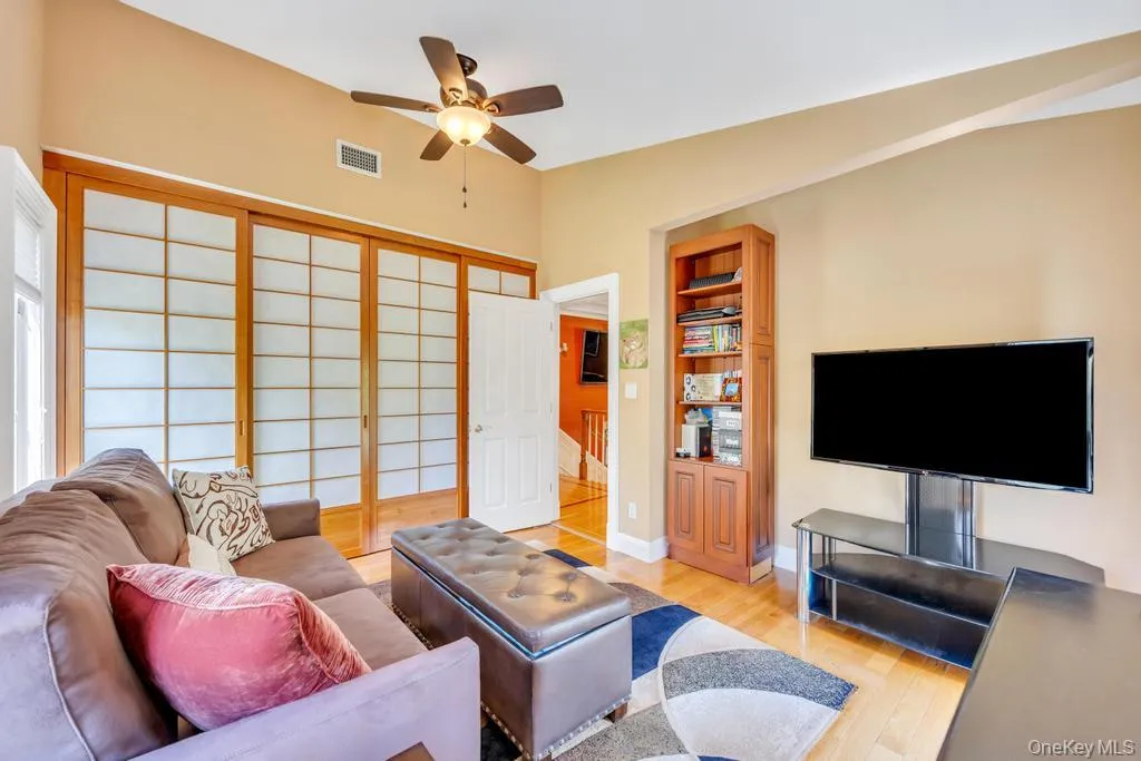 12 Kristin Lane, Smithtown, NY, 2 Bedrooms Bedrooms, 6 Rooms Rooms,2 BathroomsBathrooms,Residential,For Rent,Kristin,0,986515 12 Kristin Lane, Smithtown, NY, 2 Bedrooms Bedrooms, 6 Rooms Rooms,2 BathroomsBathrooms,Residential,For Rent,Kristin,0,986515