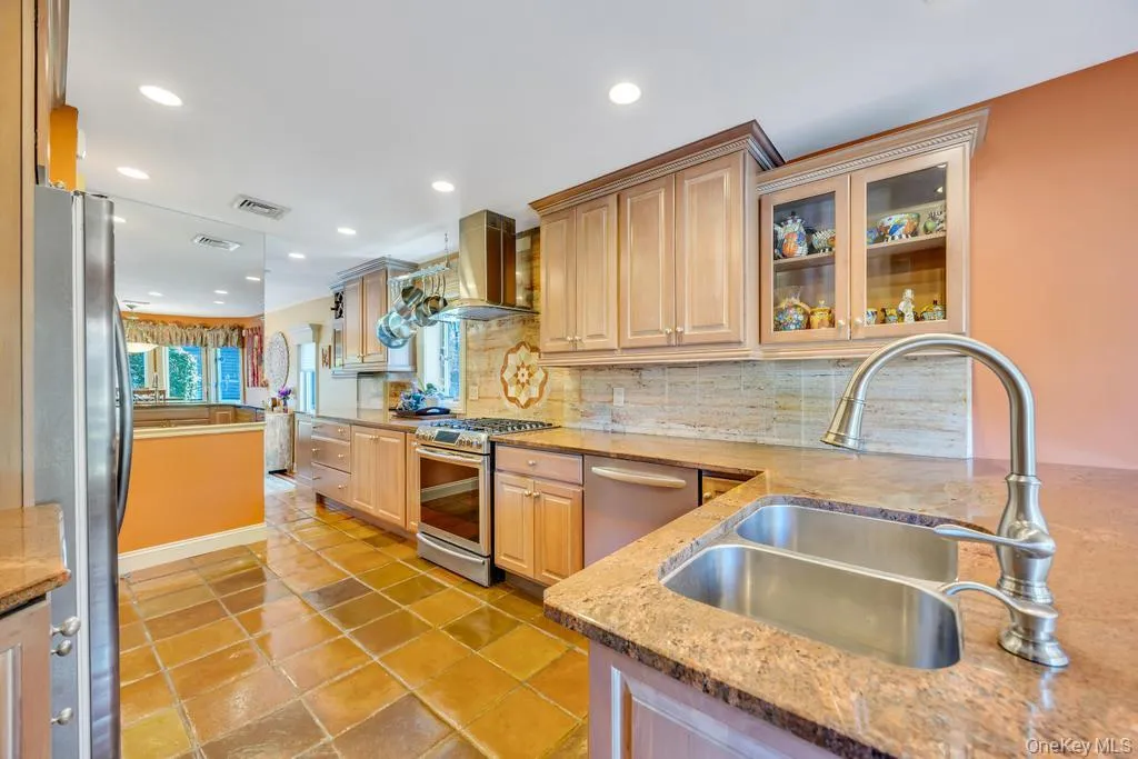 12 Kristin Lane, Smithtown, NY, 2 Bedrooms Bedrooms, 6 Rooms Rooms,2 BathroomsBathrooms,Residential,For Rent,Kristin,0,986515 12 Kristin Lane, Smithtown, NY, 2 Bedrooms Bedrooms, 6 Rooms Rooms,2 BathroomsBathrooms,Residential,For Rent,Kristin,0,986515