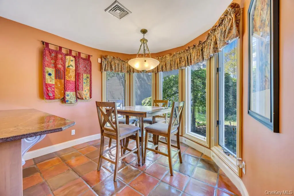 12 Kristin Lane, Smithtown, NY, 2 Bedrooms Bedrooms, 6 Rooms Rooms,2 BathroomsBathrooms,Residential,For Rent,Kristin,0,986515 12 Kristin Lane, Smithtown, NY, 2 Bedrooms Bedrooms, 6 Rooms Rooms,2 BathroomsBathrooms,Residential,For Rent,Kristin,0,986515