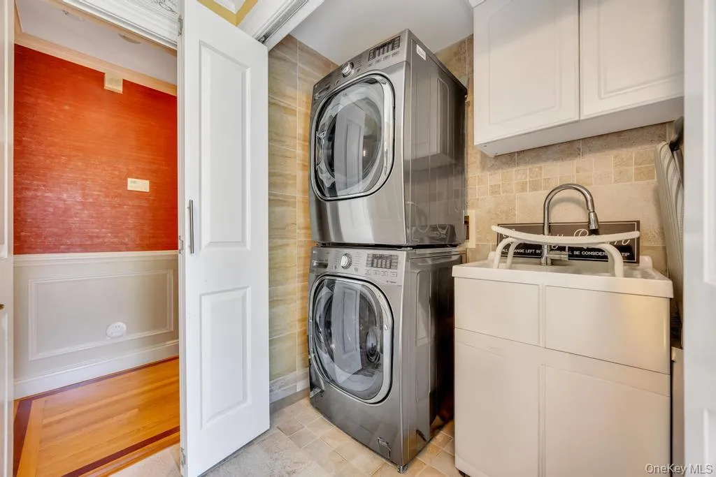 12 Kristin Lane, Smithtown, NY, 2 Bedrooms Bedrooms, 6 Rooms Rooms,2 BathroomsBathrooms,Residential,For Rent,Kristin,0,986515 12 Kristin Lane, Smithtown, NY, 2 Bedrooms Bedrooms, 6 Rooms Rooms,2 BathroomsBathrooms,Residential,For Rent,Kristin,0,986515