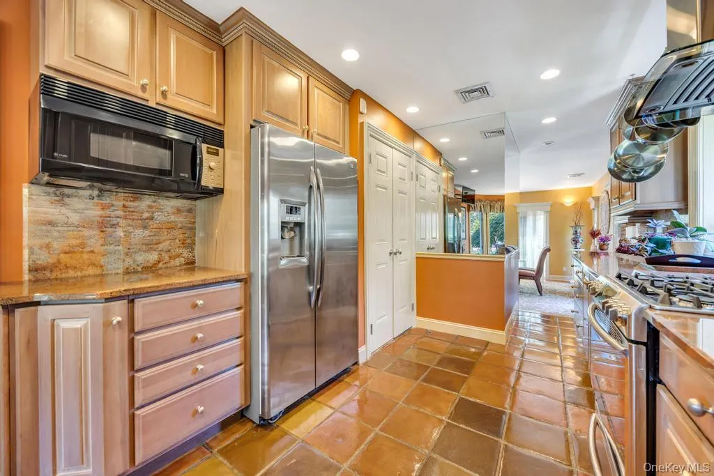 12 Kristin Lane, Smithtown, NY, 2 Bedrooms Bedrooms, 6 Rooms Rooms,2 BathroomsBathrooms,Residential,For Rent,Kristin,0,986515 12 Kristin Lane, Smithtown, NY, 2 Bedrooms Bedrooms, 6 Rooms Rooms,2 BathroomsBathrooms,Residential,For Rent,Kristin,0,986515