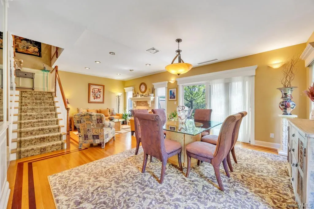 12 Kristin Lane, Smithtown, NY, 2 Bedrooms Bedrooms, 6 Rooms Rooms,2 BathroomsBathrooms,Residential,For Rent,Kristin,0,986515 12 Kristin Lane, Smithtown, NY, 2 Bedrooms Bedrooms, 6 Rooms Rooms,2 BathroomsBathrooms,Residential,For Rent,Kristin,0,986515