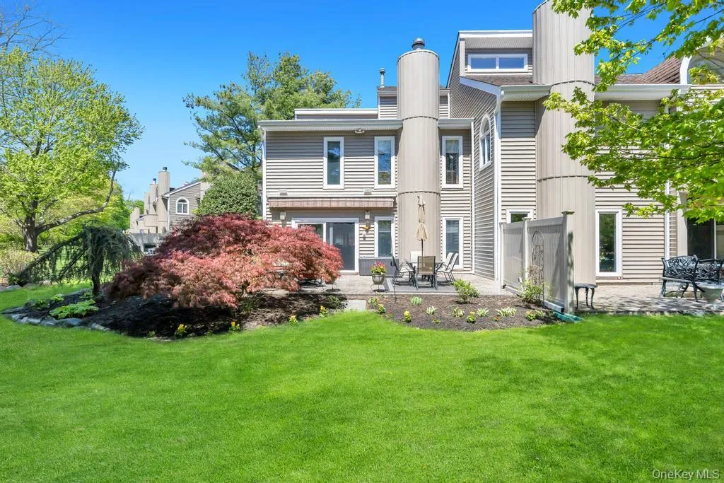 12 Kristin Lane, Smithtown, NY, 2 Bedrooms Bedrooms, 6 Rooms Rooms,2 BathroomsBathrooms,Residential,For Rent,Kristin,0,986515 12 Kristin Lane, Smithtown, NY, 2 Bedrooms Bedrooms, 6 Rooms Rooms,2 BathroomsBathrooms,Residential,For Rent,Kristin,0,986515