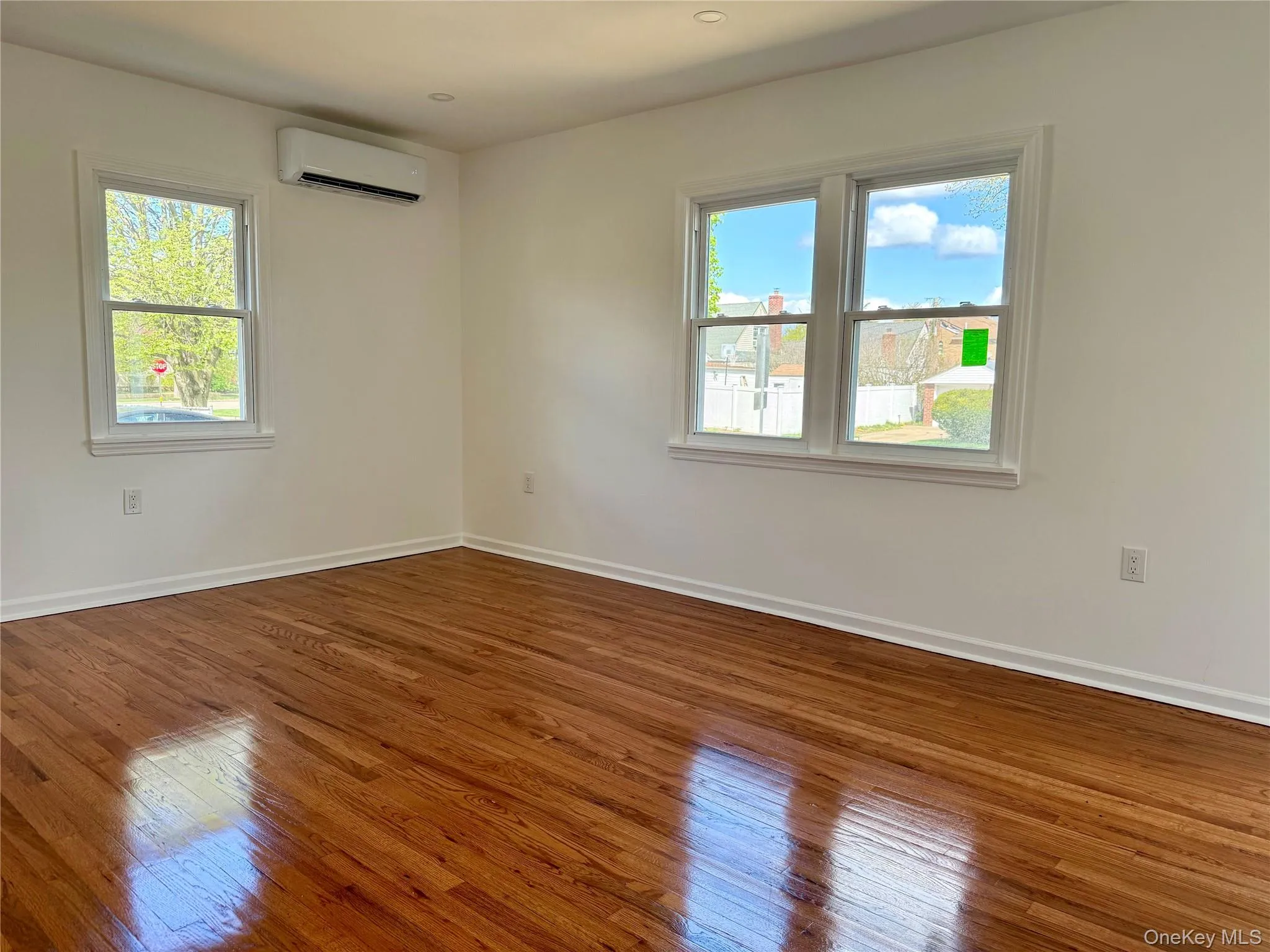 48 79th Avenue, North Hempstead, NY, 3 Bedrooms Bedrooms, 5 Rooms Rooms,2 BathroomsBathrooms,Residential Lease,For Rent,79th,0,986522 48 79th Avenue, North Hempstead, NY, 3 Bedrooms Bedrooms, 5 Rooms Rooms,2 BathroomsBathrooms,Residential Lease,For Rent,79th,0,986522