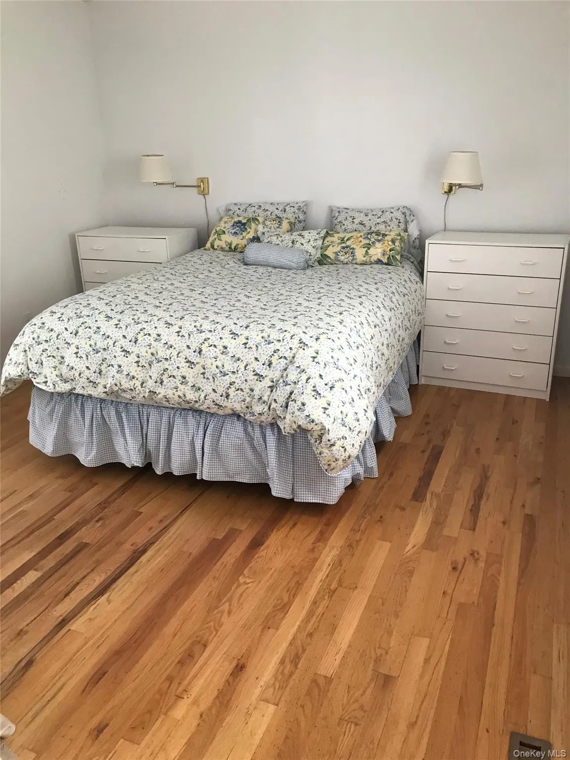 20 Basket Neck Lane, Southampton, NY, 4 Bedrooms Bedrooms, 7 Rooms Rooms,3 BathroomsBathrooms,Residential Lease,For Rent,Basket Neck,0,986540 20 Basket Neck Lane, Southampton, NY, 4 Bedrooms Bedrooms, 7 Rooms Rooms,3 BathroomsBathrooms,Residential Lease,For Rent,Basket Neck,0,986540