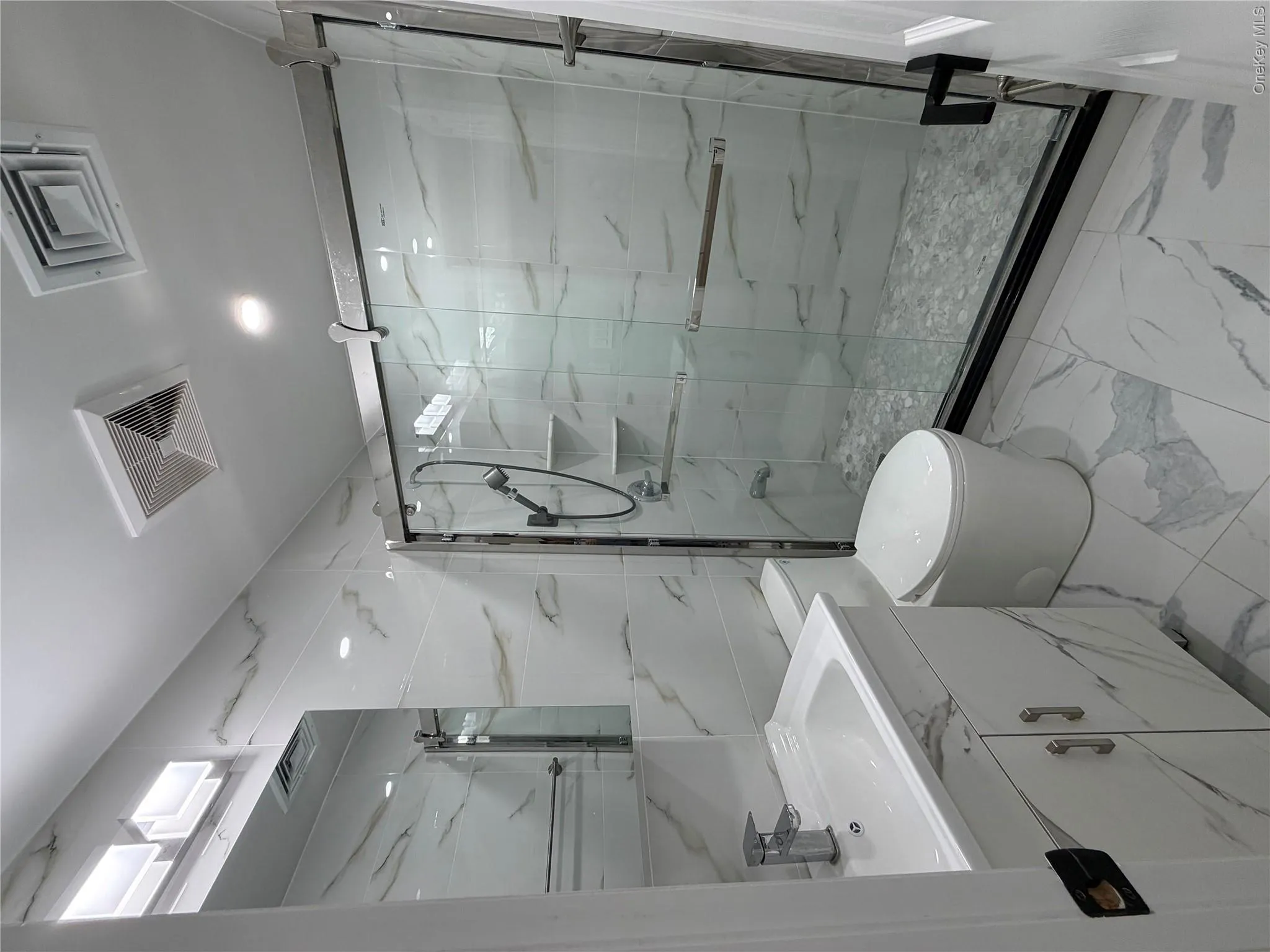 4335 189th Street, New York, NY, 2 Bedrooms Bedrooms, 3 Rooms Rooms,1 BathroomBathrooms,Residential Lease,For Rent,189th,0,986544 4335 189th Street, New York, NY, 2 Bedrooms Bedrooms, 3 Rooms Rooms,1 BathroomBathrooms,Residential Lease,For Rent,189th,0,986544