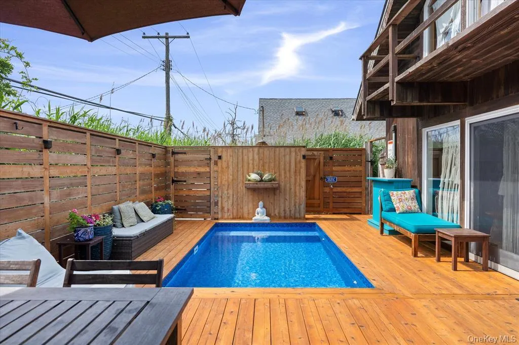 17 Bungalow Walk, Islip, NY, 4 Bedrooms Bedrooms, 6 Rooms Rooms,2 BathroomsBathrooms,Residential,For Rent,Bungalow,0,986562 17 Bungalow Walk, Islip, NY, 4 Bedrooms Bedrooms, 6 Rooms Rooms,2 BathroomsBathrooms,Residential,For Rent,Bungalow,0,986562