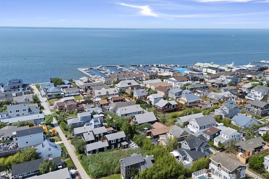 17 Bungalow Walk, Islip, NY, 4 Bedrooms Bedrooms, 6 Rooms Rooms,2 BathroomsBathrooms,Residential,For Rent,Bungalow,0,986562 17 Bungalow Walk, Islip, NY, 4 Bedrooms Bedrooms, 6 Rooms Rooms,2 BathroomsBathrooms,Residential,For Rent,Bungalow,0,986562