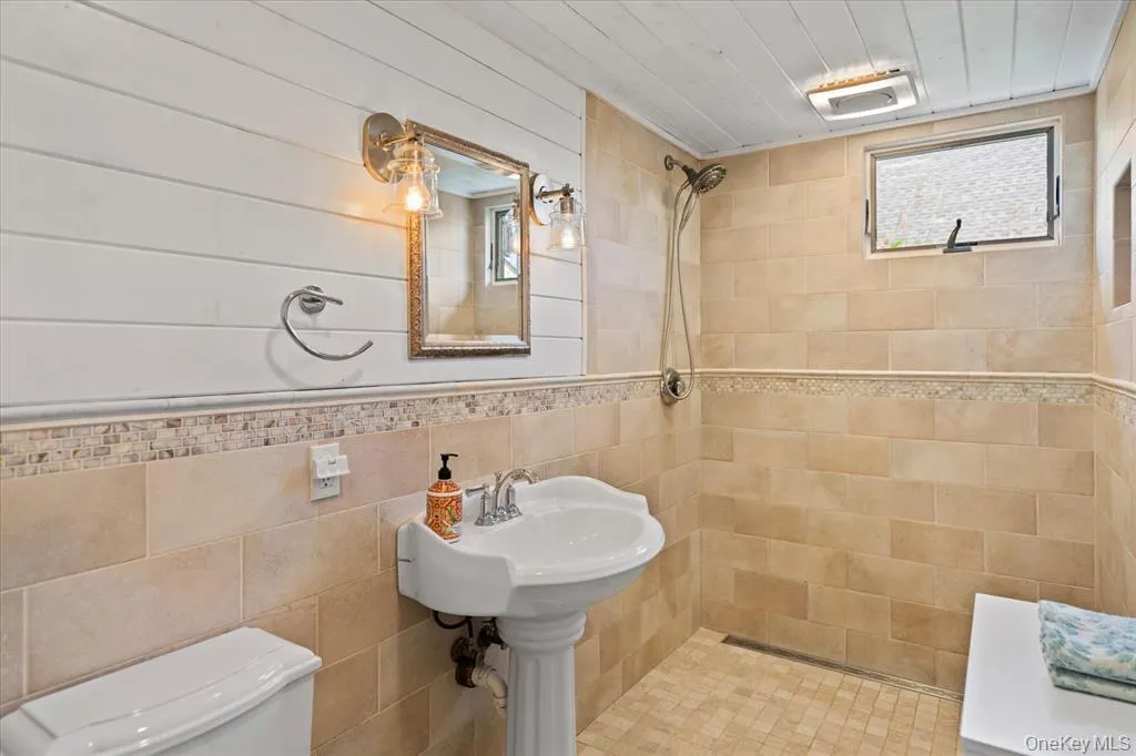 17 Bungalow Walk, Islip, NY, 4 Bedrooms Bedrooms, 6 Rooms Rooms,2 BathroomsBathrooms,Residential,For Rent,Bungalow,0,986562 17 Bungalow Walk, Islip, NY, 4 Bedrooms Bedrooms, 6 Rooms Rooms,2 BathroomsBathrooms,Residential,For Rent,Bungalow,0,986562