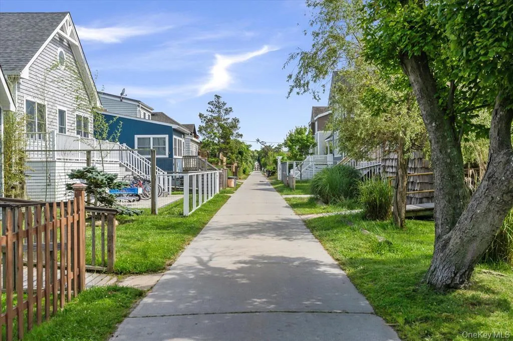17 Bungalow Walk, Islip, NY, 4 Bedrooms Bedrooms, 6 Rooms Rooms,2 BathroomsBathrooms,Residential,For Rent,Bungalow,0,986562 17 Bungalow Walk, Islip, NY, 4 Bedrooms Bedrooms, 6 Rooms Rooms,2 BathroomsBathrooms,Residential,For Rent,Bungalow,0,986562