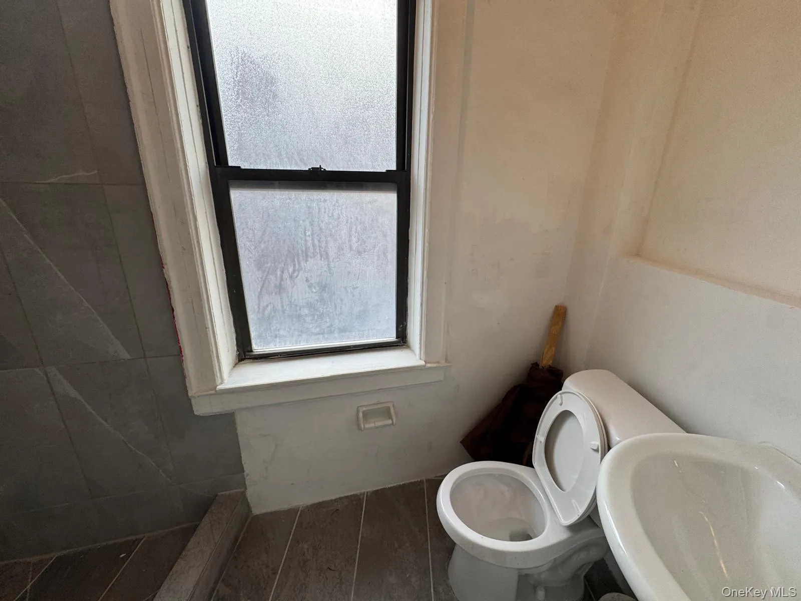 3307 Junction Boulevard, New York, NY, 3 Bedrooms Bedrooms, 6 Rooms Rooms,1 BathroomBathrooms,Residential Lease,For Rent,Junction,0,986567 3307 Junction Boulevard, New York, NY, 3 Bedrooms Bedrooms, 6 Rooms Rooms,1 BathroomBathrooms,Residential Lease,For Rent,Junction,0,986567