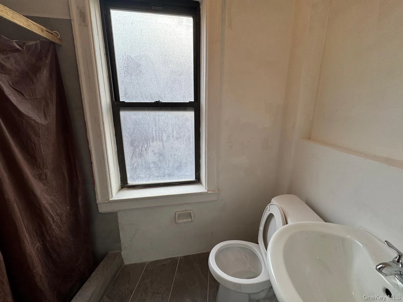 3307 Junction Boulevard, New York, NY, 3 Bedrooms Bedrooms, 6 Rooms Rooms,1 BathroomBathrooms,Residential Lease,For Rent,Junction,0,986567 3307 Junction Boulevard, New York, NY, 3 Bedrooms Bedrooms, 6 Rooms Rooms,1 BathroomBathrooms,Residential Lease,For Rent,Junction,0,986567