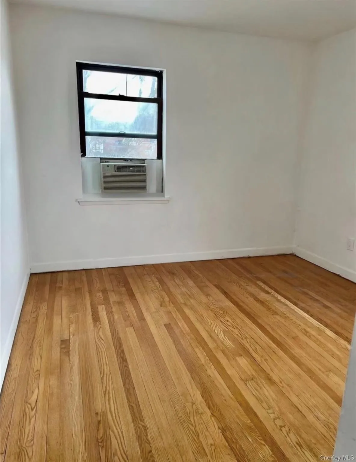 7 BOND, North Hempstead, NY, 1 Bedroom Bedrooms, 4 Rooms Rooms,1 BathroomBathrooms,Residential Lease,For Rent,BOND,0,986595 7 BOND, North Hempstead, NY, 1 Bedroom Bedrooms, 4 Rooms Rooms,1 BathroomBathrooms,Residential Lease,For Rent,BOND,0,986595