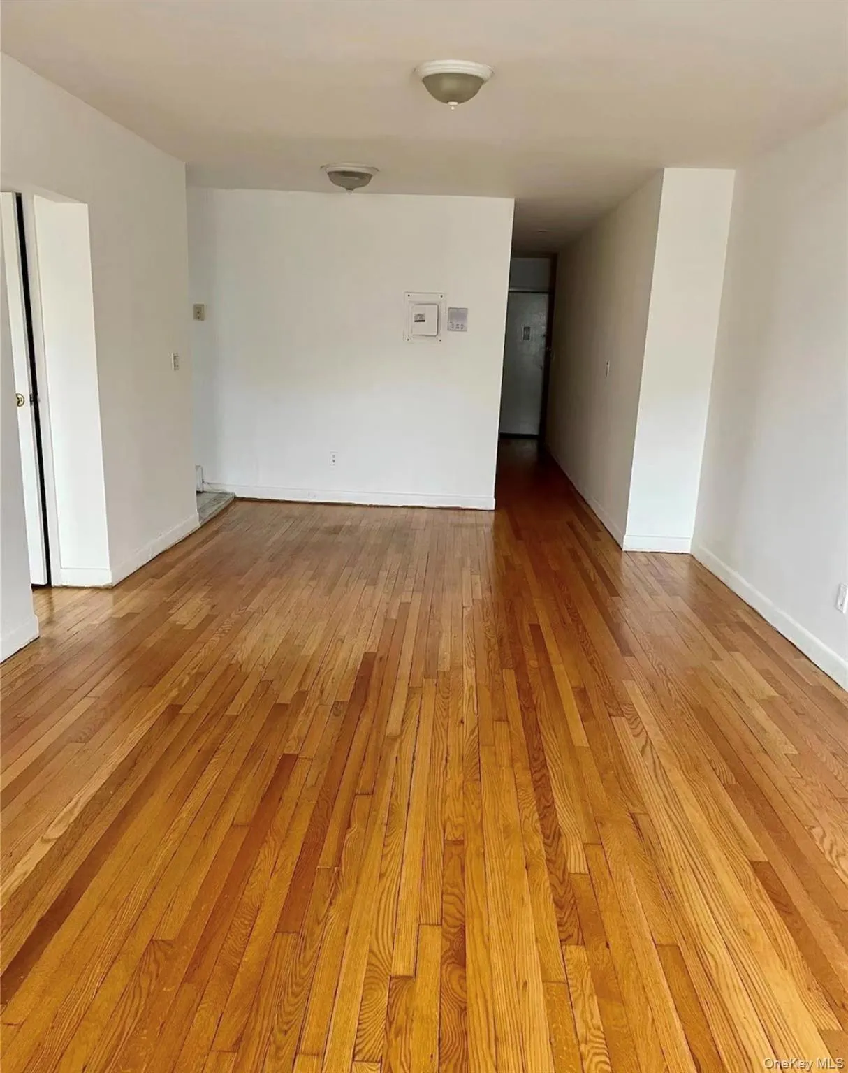 7 BOND, North Hempstead, NY, 1 Bedroom Bedrooms, 4 Rooms Rooms,1 BathroomBathrooms,Residential Lease,For Rent,BOND,0,986595 7 BOND, North Hempstead, NY, 1 Bedroom Bedrooms, 4 Rooms Rooms,1 BathroomBathrooms,Residential Lease,For Rent,BOND,0,986595