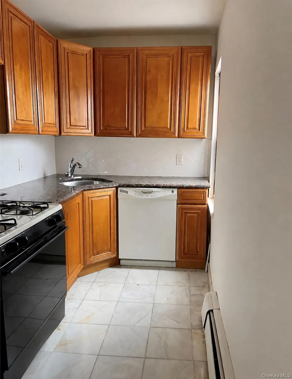 7 BOND, North Hempstead, NY, 1 Bedroom Bedrooms, 4 Rooms Rooms,1 BathroomBathrooms,Residential Lease,For Rent,BOND,0,986595 7 BOND, North Hempstead, NY, 1 Bedroom Bedrooms, 4 Rooms Rooms,1 BathroomBathrooms,Residential Lease,For Rent,BOND,0,986595
