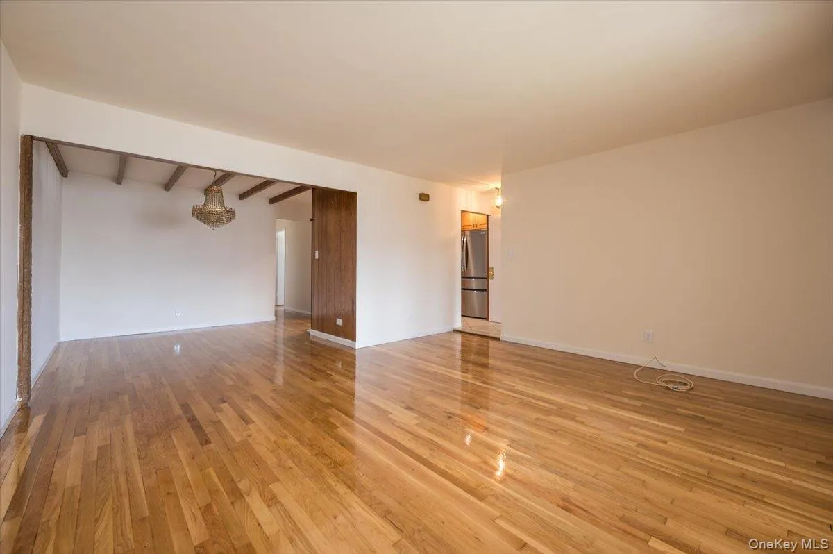 8019 149th Avenue, New York, NY, 3 Bedrooms Bedrooms, 7 Rooms Rooms,2 BathroomsBathrooms,Residential Lease,For Rent,149th,0,986599 8019 149th Avenue, New York, NY, 3 Bedrooms Bedrooms, 7 Rooms Rooms,2 BathroomsBathrooms,Residential Lease,For Rent,149th,0,986599