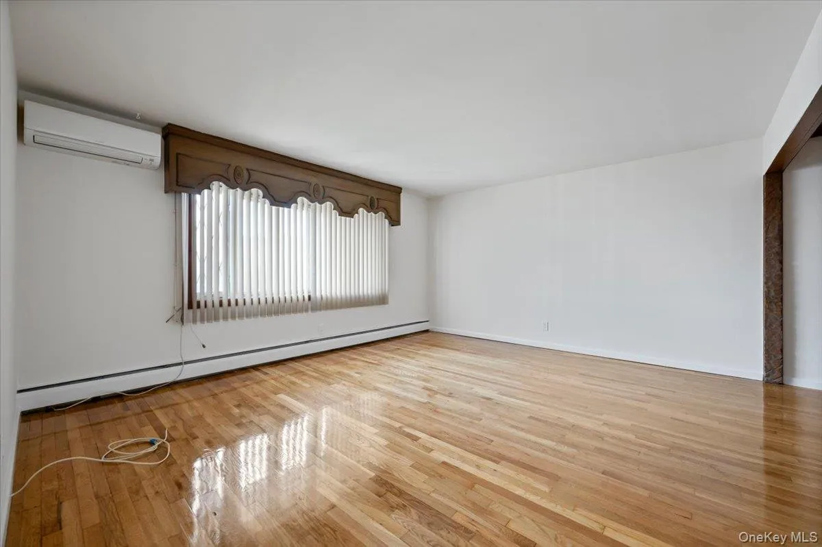 8019 149th Avenue, New York, NY, 3 Bedrooms Bedrooms, 7 Rooms Rooms,2 BathroomsBathrooms,Residential Lease,For Rent,149th,0,986599 8019 149th Avenue, New York, NY, 3 Bedrooms Bedrooms, 7 Rooms Rooms,2 BathroomsBathrooms,Residential Lease,For Rent,149th,0,986599