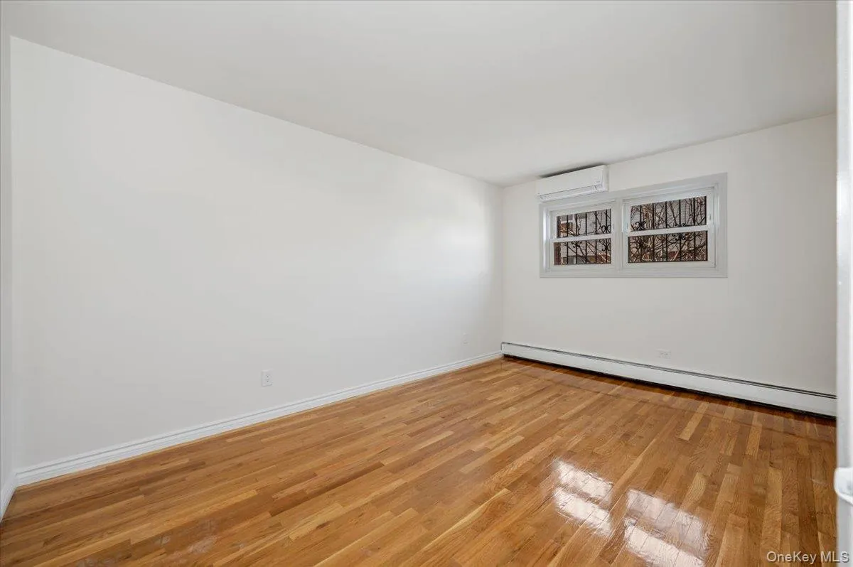 8019 149th Avenue, New York, NY, 3 Bedrooms Bedrooms, 7 Rooms Rooms,2 BathroomsBathrooms,Residential Lease,For Rent,149th,0,986599 8019 149th Avenue, New York, NY, 3 Bedrooms Bedrooms, 7 Rooms Rooms,2 BathroomsBathrooms,Residential Lease,For Rent,149th,0,986599