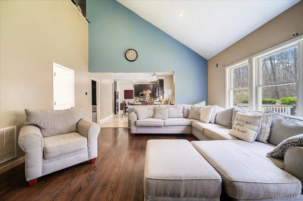 17 Long View Drive, Minisink, NY, 4 Bedrooms Bedrooms, 13 Rooms Rooms,2 BathroomsBathrooms,Residential,For Rent,Long View,0,986601 17 Long View Drive, Minisink, NY, 4 Bedrooms Bedrooms, 13 Rooms Rooms,2 BathroomsBathrooms,Residential,For Rent,Long View,0,986601