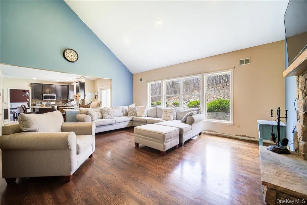 17 Long View Drive, Minisink, NY, 4 Bedrooms Bedrooms, 13 Rooms Rooms,2 BathroomsBathrooms,Residential,For Rent,Long View,0,986601 17 Long View Drive, Minisink, NY, 4 Bedrooms Bedrooms, 13 Rooms Rooms,2 BathroomsBathrooms,Residential,For Rent,Long View,0,986601