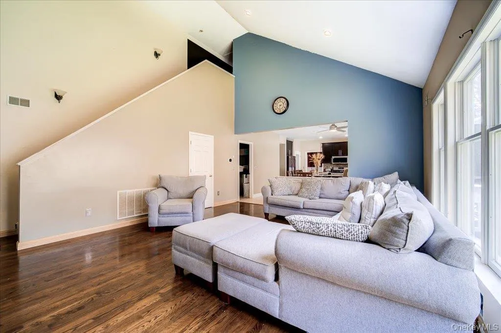 17 Long View Drive, Minisink, NY, 4 Bedrooms Bedrooms, 13 Rooms Rooms,2 BathroomsBathrooms,Residential,For Rent,Long View,0,986601 17 Long View Drive, Minisink, NY, 4 Bedrooms Bedrooms, 13 Rooms Rooms,2 BathroomsBathrooms,Residential,For Rent,Long View,0,986601