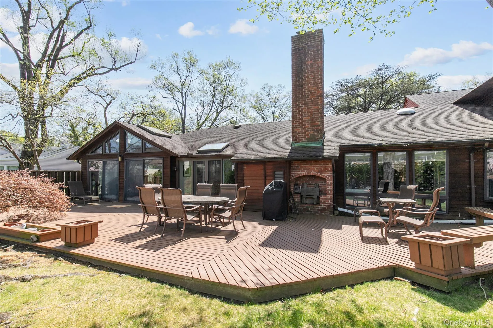 20 OLD FARM Road, North Hempstead, NY, 5 Bedrooms Bedrooms, 9 Rooms Rooms,2 BathroomsBathrooms,Residential Sale,For Rent,OLD FARM,0,986606 20 OLD FARM Road, North Hempstead, NY, 5 Bedrooms Bedrooms, 9 Rooms Rooms,2 BathroomsBathrooms,Residential Sale,For Rent,OLD FARM,0,986606