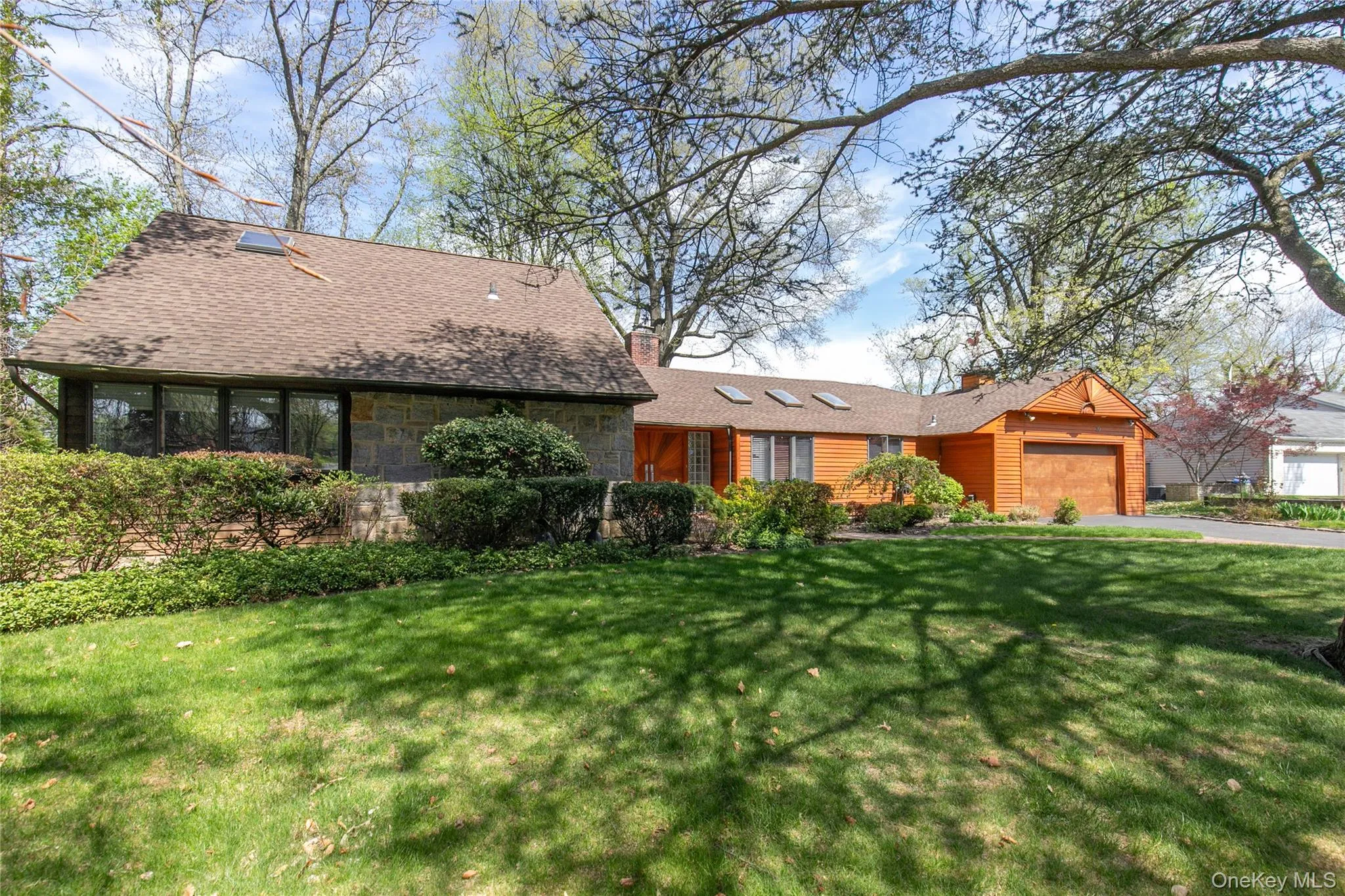 20 OLD FARM Road, North Hempstead, NY, 5 Bedrooms Bedrooms, 9 Rooms Rooms,2 BathroomsBathrooms,Residential Sale,For Rent,OLD FARM,0,986606 20 OLD FARM Road, North Hempstead, NY, 5 Bedrooms Bedrooms, 9 Rooms Rooms,2 BathroomsBathrooms,Residential Sale,For Rent,OLD FARM,0,986606