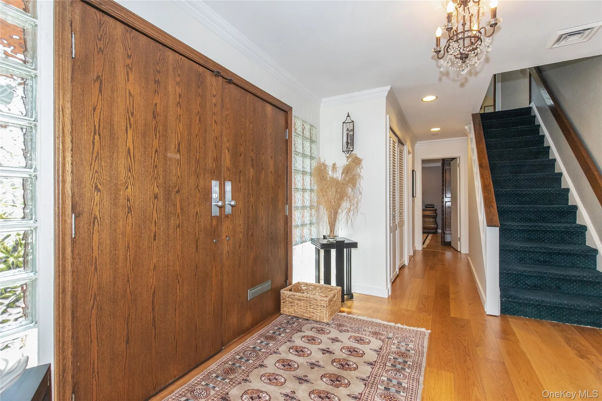 20 OLD FARM Road, North Hempstead, NY, 5 Bedrooms Bedrooms, 9 Rooms Rooms,2 BathroomsBathrooms,Residential Sale,For Rent,OLD FARM,0,986606 20 OLD FARM Road, North Hempstead, NY, 5 Bedrooms Bedrooms, 9 Rooms Rooms,2 BathroomsBathrooms,Residential Sale,For Rent,OLD FARM,0,986606