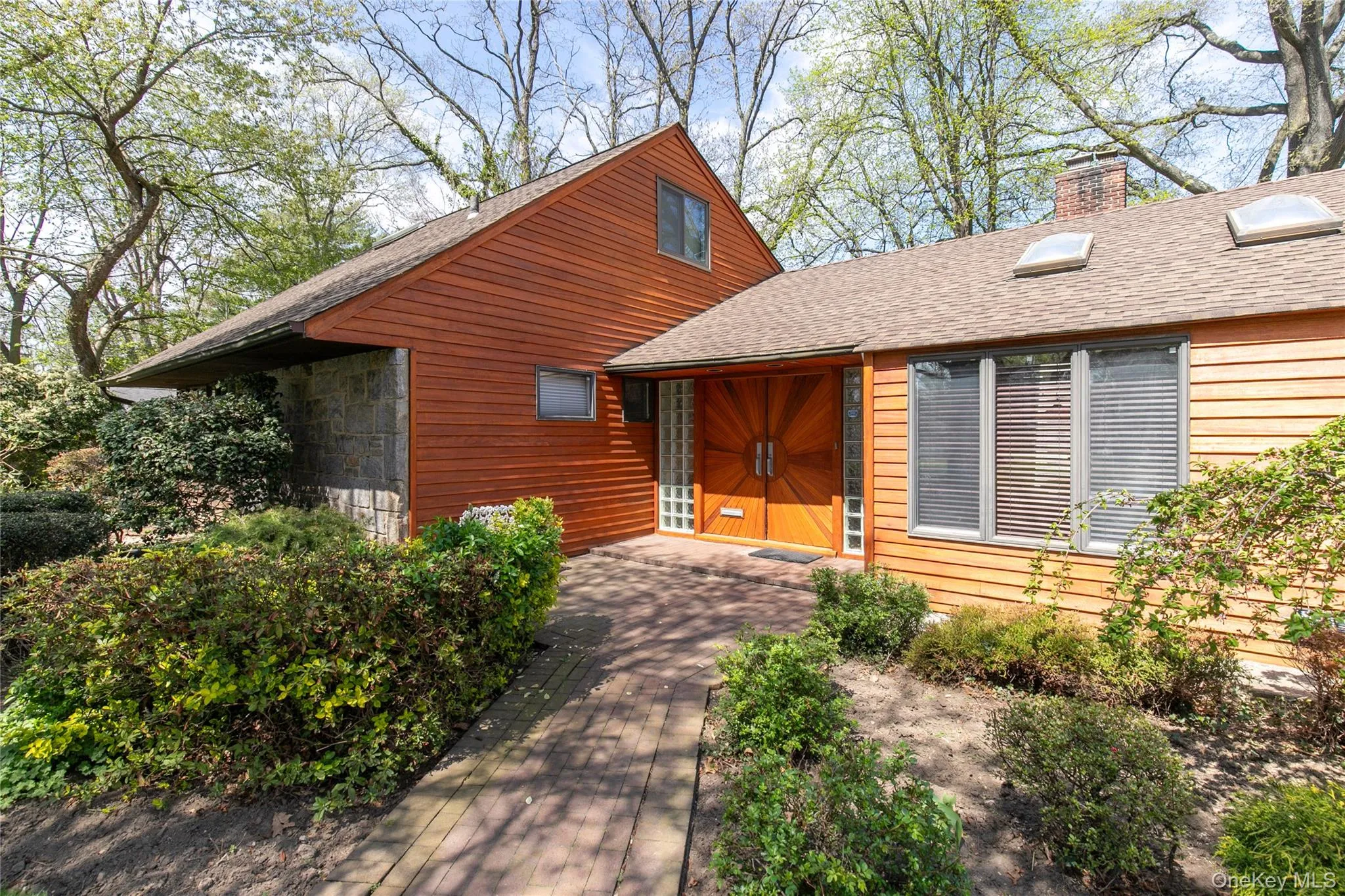 20 OLD FARM Road, North Hempstead, NY, 5 Bedrooms Bedrooms, 9 Rooms Rooms,2 BathroomsBathrooms,Residential Sale,For Rent,OLD FARM,0,986606 20 OLD FARM Road, North Hempstead, NY, 5 Bedrooms Bedrooms, 9 Rooms Rooms,2 BathroomsBathrooms,Residential Sale,For Rent,OLD FARM,0,986606