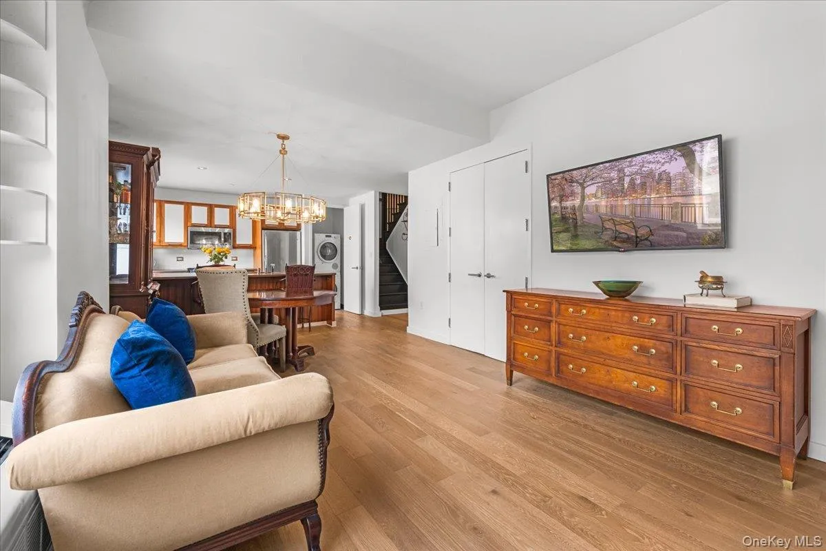 3585 Greystone Avenue, New York, NY, 2 Bedrooms Bedrooms, 6 Rooms Rooms,2 BathroomsBathrooms,Residential,For Rent,Greystone,0,986620 3585 Greystone Avenue, New York, NY, 2 Bedrooms Bedrooms, 6 Rooms Rooms,2 BathroomsBathrooms,Residential,For Rent,Greystone,0,986620