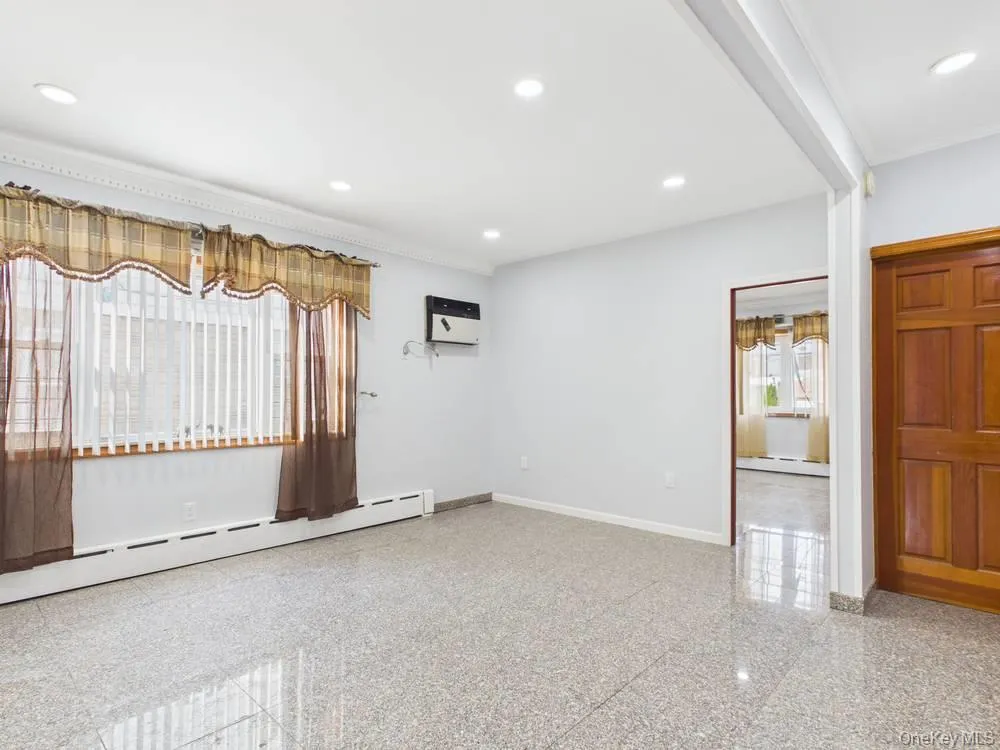 6618 75th Street, New York, NY, 3 Bedrooms Bedrooms, 5 Rooms Rooms,1 BathroomBathrooms,Residential Lease,For Rent,75th,0,986629 6618 75th Street, New York, NY, 3 Bedrooms Bedrooms, 5 Rooms Rooms,1 BathroomBathrooms,Residential Lease,For Rent,75th,0,986629