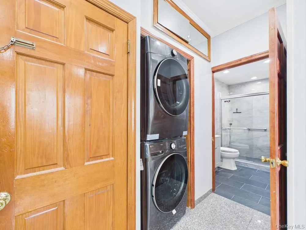 6618 75th Street, New York, NY, 3 Bedrooms Bedrooms, 5 Rooms Rooms,1 BathroomBathrooms,Residential Lease,For Rent,75th,0,986629 6618 75th Street, New York, NY, 3 Bedrooms Bedrooms, 5 Rooms Rooms,1 BathroomBathrooms,Residential Lease,For Rent,75th,0,986629