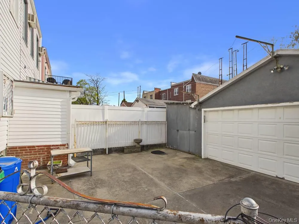 6618 75th Street, New York, NY, 3 Bedrooms Bedrooms, 5 Rooms Rooms,1 BathroomBathrooms,Residential Lease,For Rent,75th,0,986629 6618 75th Street, New York, NY, 3 Bedrooms Bedrooms, 5 Rooms Rooms,1 BathroomBathrooms,Residential Lease,For Rent,75th,0,986629