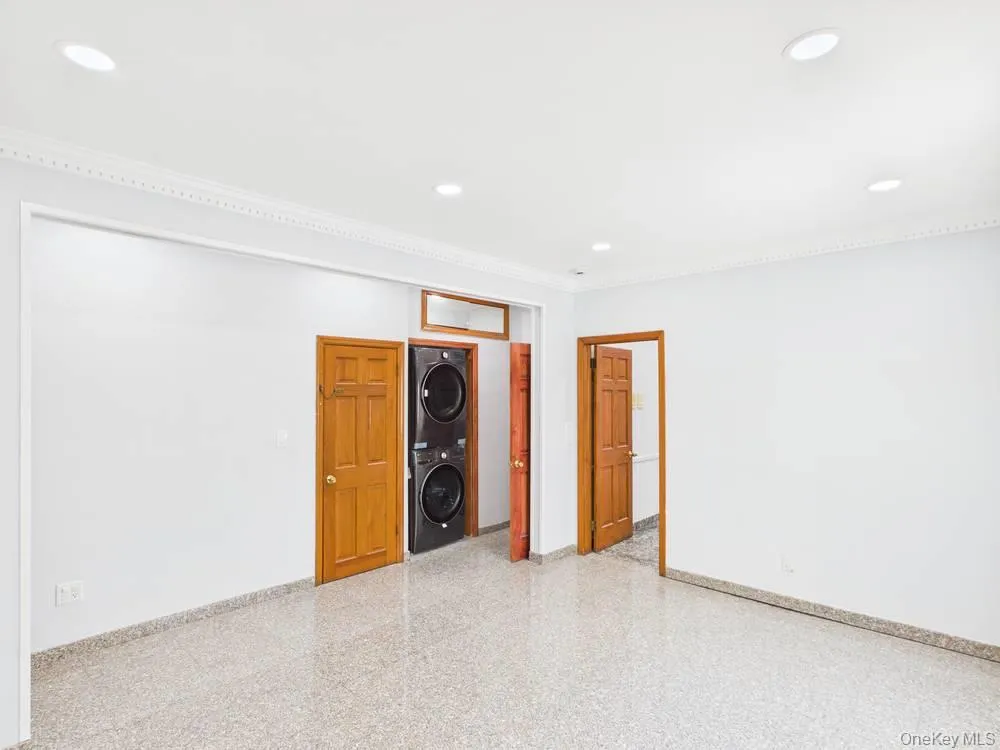 6618 75th Street, New York, NY, 3 Bedrooms Bedrooms, 5 Rooms Rooms,1 BathroomBathrooms,Residential Lease,For Rent,75th,0,986629 6618 75th Street, New York, NY, 3 Bedrooms Bedrooms, 5 Rooms Rooms,1 BathroomBathrooms,Residential Lease,For Rent,75th,0,986629