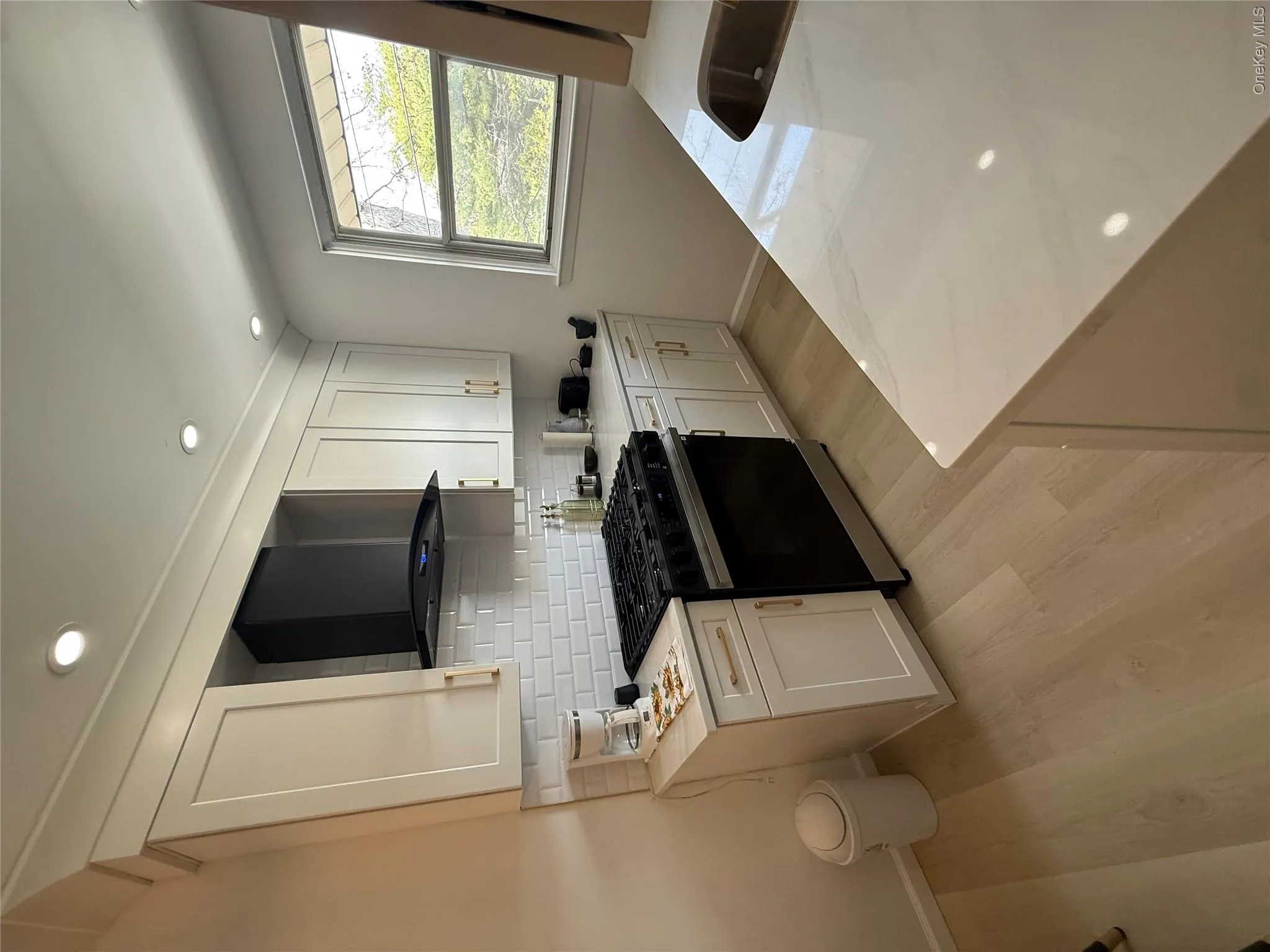 1690 Grand Avenue, Hempstead, NY, 1 Bedroom Bedrooms, 4 Rooms Rooms,1 BathroomBathrooms,Residential Lease,For Rent,Grand,0,986631 1690 Grand Avenue, Hempstead, NY, 1 Bedroom Bedrooms, 4 Rooms Rooms,1 BathroomBathrooms,Residential Lease,For Rent,Grand,0,986631