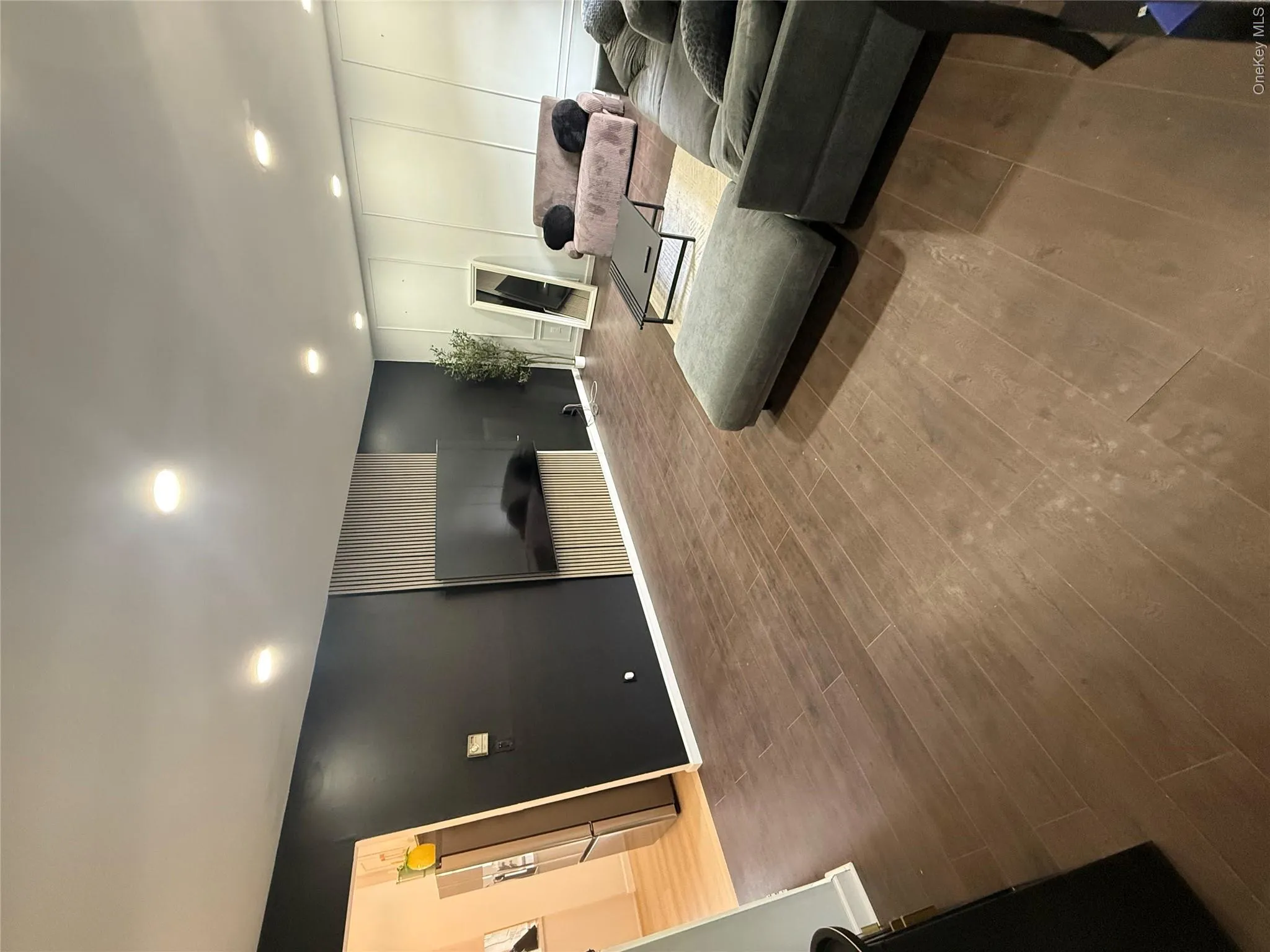 1690 Grand Avenue, Hempstead, NY, 1 Bedroom Bedrooms, 4 Rooms Rooms,1 BathroomBathrooms,Residential Lease,For Rent,Grand,0,986631 1690 Grand Avenue, Hempstead, NY, 1 Bedroom Bedrooms, 4 Rooms Rooms,1 BathroomBathrooms,Residential Lease,For Rent,Grand,0,986631