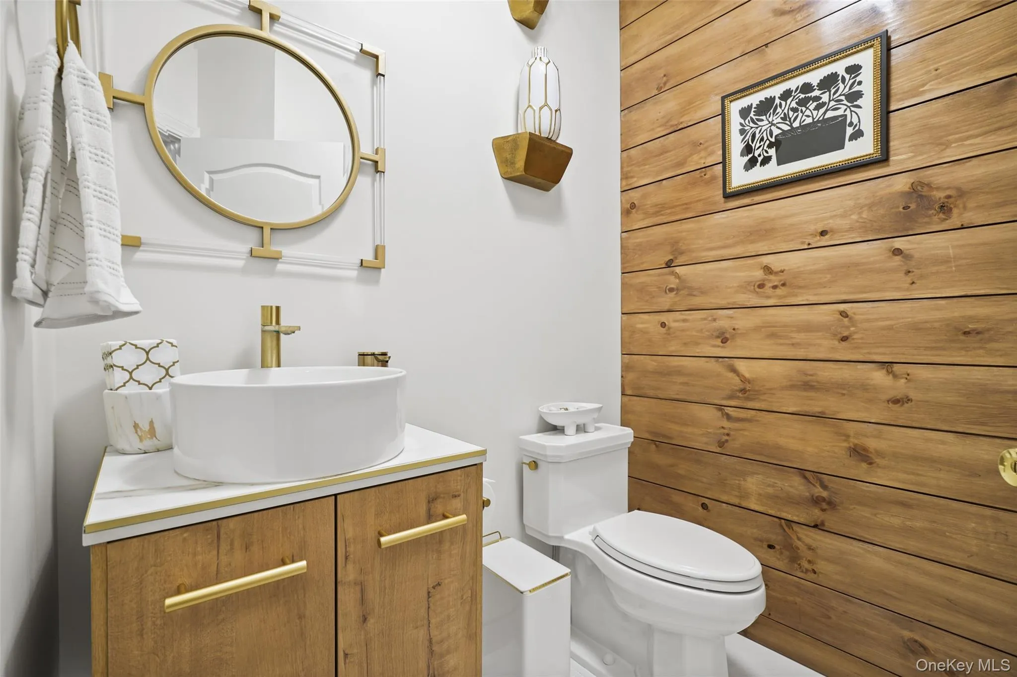 The stunning powder room The stunning powder room