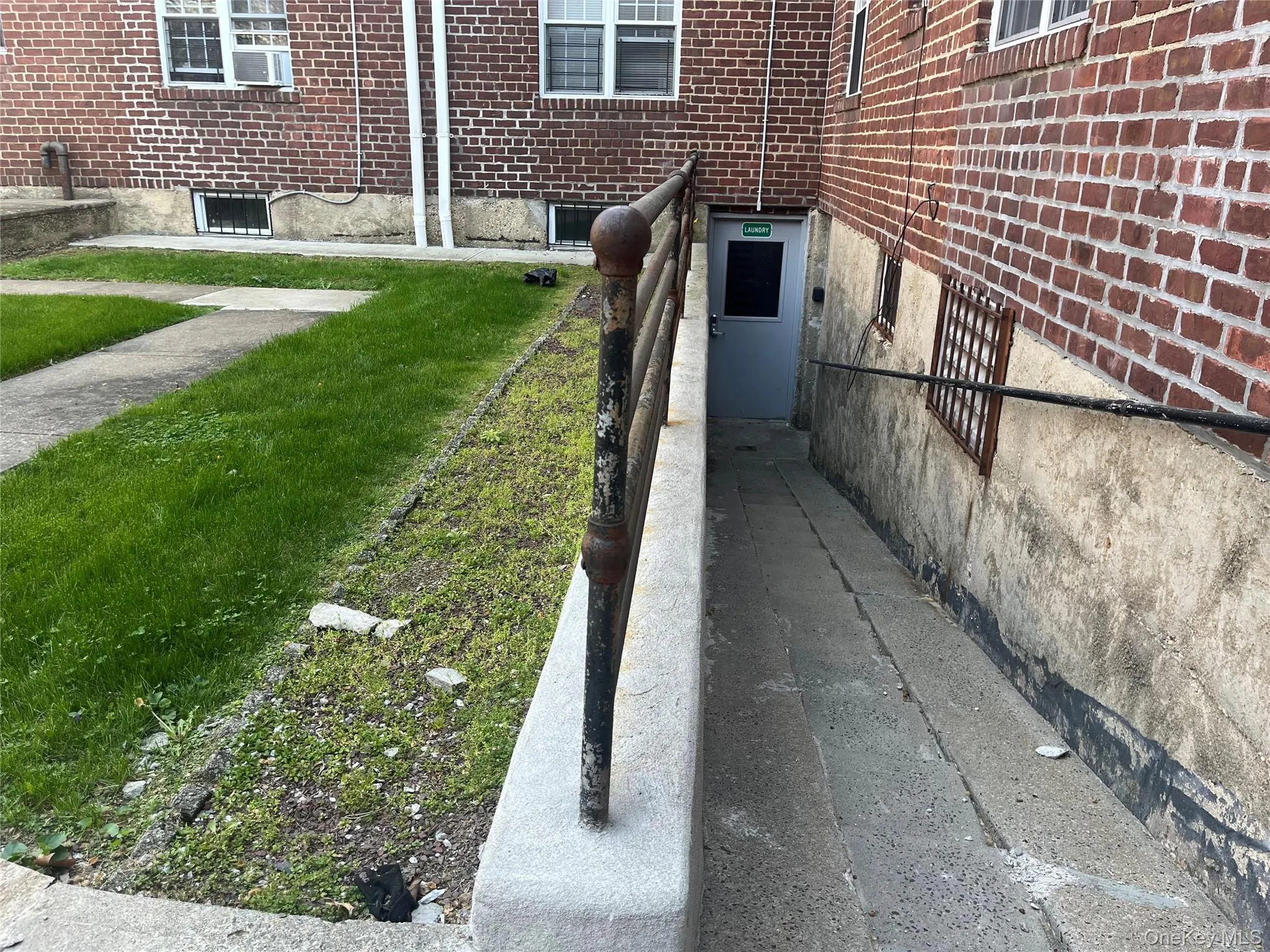 208-11 41 Avenue, New York, NY, 3 Bedrooms Bedrooms, 5 Rooms Rooms,1 BathroomBathrooms,Residential Lease,For Rent,41,0,986671 208-11 41 Avenue, New York, NY, 3 Bedrooms Bedrooms, 5 Rooms Rooms,1 BathroomBathrooms,Residential Lease,For Rent,41,0,986671