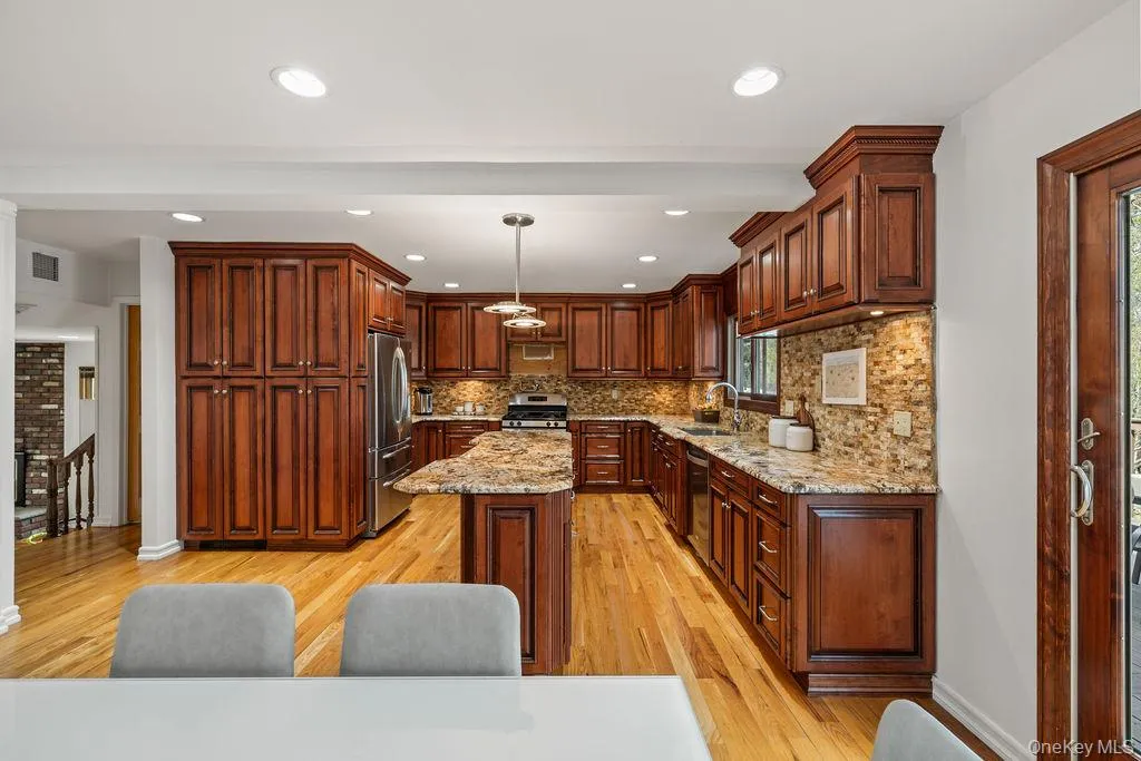 84 Tennyson Drive, Clarkstown, NY, 5 Bedrooms Bedrooms, 12 Rooms Rooms,2 BathroomsBathrooms,Residential,For Rent,Tennyson,0,986680 84 Tennyson Drive, Clarkstown, NY, 5 Bedrooms Bedrooms, 12 Rooms Rooms,2 BathroomsBathrooms,Residential,For Rent,Tennyson,0,986680