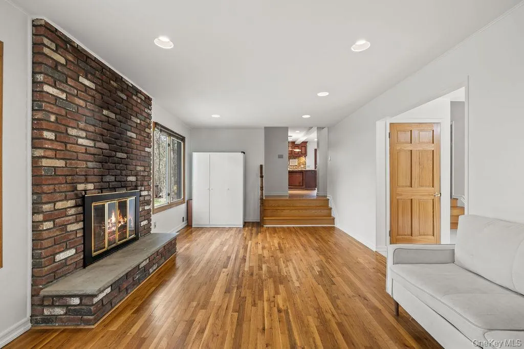 84 Tennyson Drive, Clarkstown, NY, 5 Bedrooms Bedrooms, 12 Rooms Rooms,2 BathroomsBathrooms,Residential,For Rent,Tennyson,0,986680 84 Tennyson Drive, Clarkstown, NY, 5 Bedrooms Bedrooms, 12 Rooms Rooms,2 BathroomsBathrooms,Residential,For Rent,Tennyson,0,986680