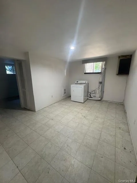 408 7th Street, Huntington, NY, 2 Bedrooms Bedrooms, 4 Rooms Rooms,1 BathroomBathrooms,Residential Lease,For Rent,7th,0,986681 408 7th Street, Huntington, NY, 2 Bedrooms Bedrooms, 4 Rooms Rooms,1 BathroomBathrooms,Residential Lease,For Rent,7th,0,986681