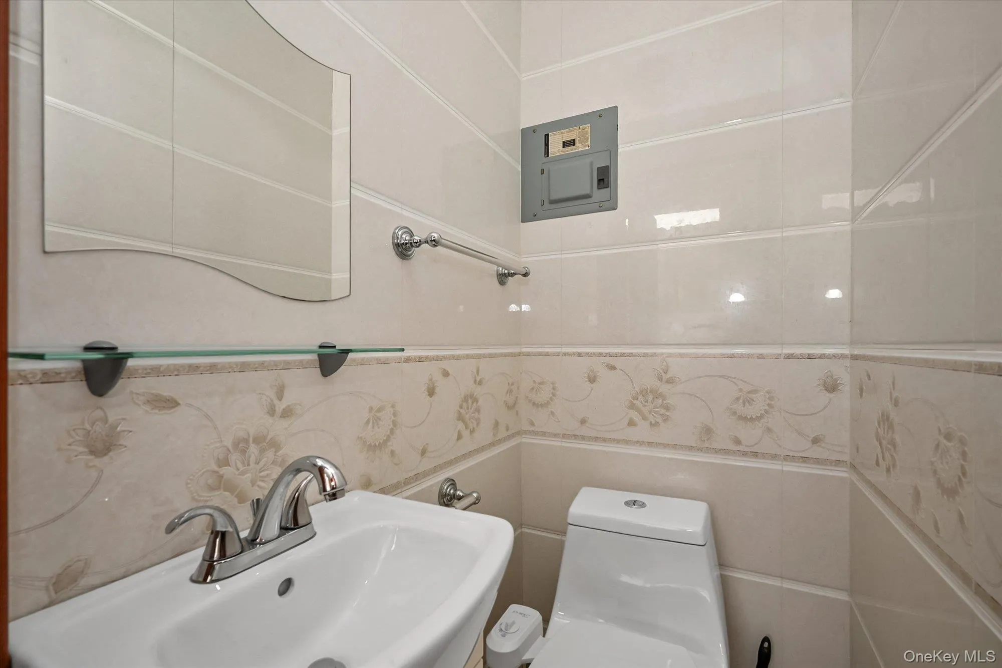 6342 Alderton Street, New York, NY, 6 Bedrooms Bedrooms, 12 Rooms Rooms,5 BathroomsBathrooms,Residential Lease,For Rent,Alderton,0,986684 6342 Alderton Street, New York, NY, 6 Bedrooms Bedrooms, 12 Rooms Rooms,5 BathroomsBathrooms,Residential Lease,For Rent,Alderton,0,986684