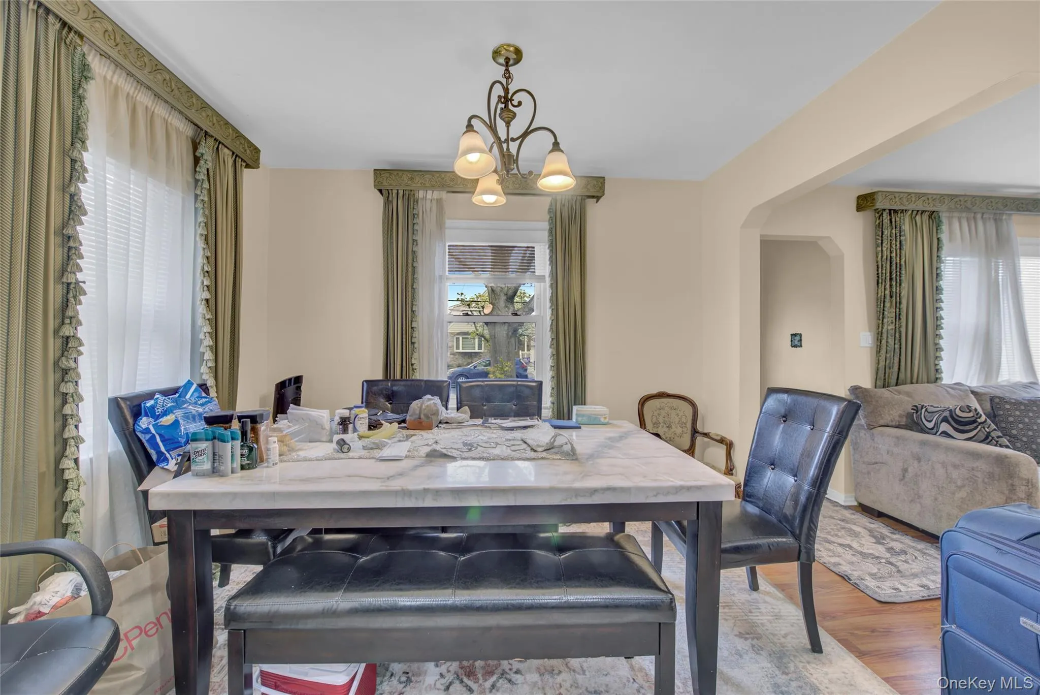 1312 Park Avenue, North Hempstead, NY, 4 Bedrooms Bedrooms, 7 Rooms Rooms,1 BathroomBathrooms,Residential,For Rent,Park,0,KEY986686 1312 Park Avenue, North Hempstead, NY, 4 Bedrooms Bedrooms, 7 Rooms Rooms,1 BathroomBathrooms,Residential,For Rent,Park,0,KEY986686